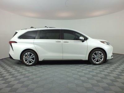 2023 Toyota Sienna Platinum Hybrid *1-OWNER*
