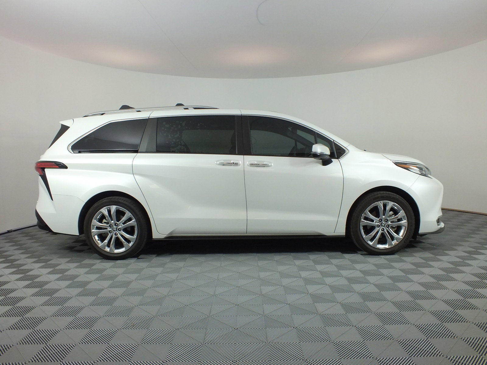 2023 Toyota Sienna Platinum Hybrid *1-OWNER*