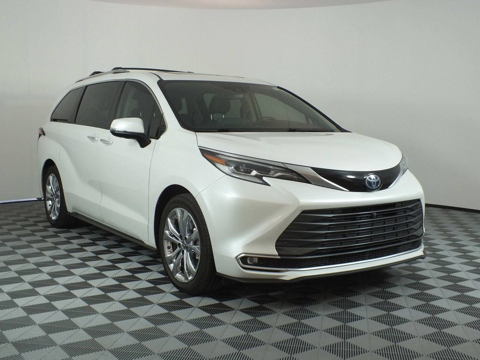2023 Toyota Sienna Platinum Hybrid *1-OWNER*