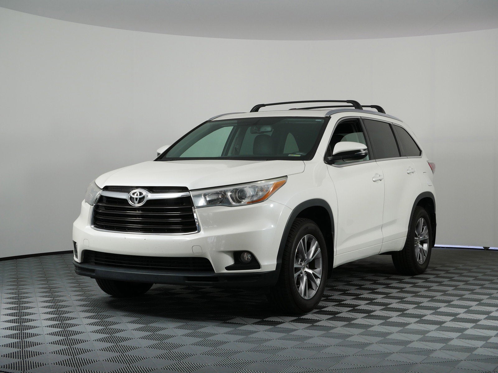 2015 Toyota Highlander XLE AWD *1-OWNER, CLEAN CARFAX!*