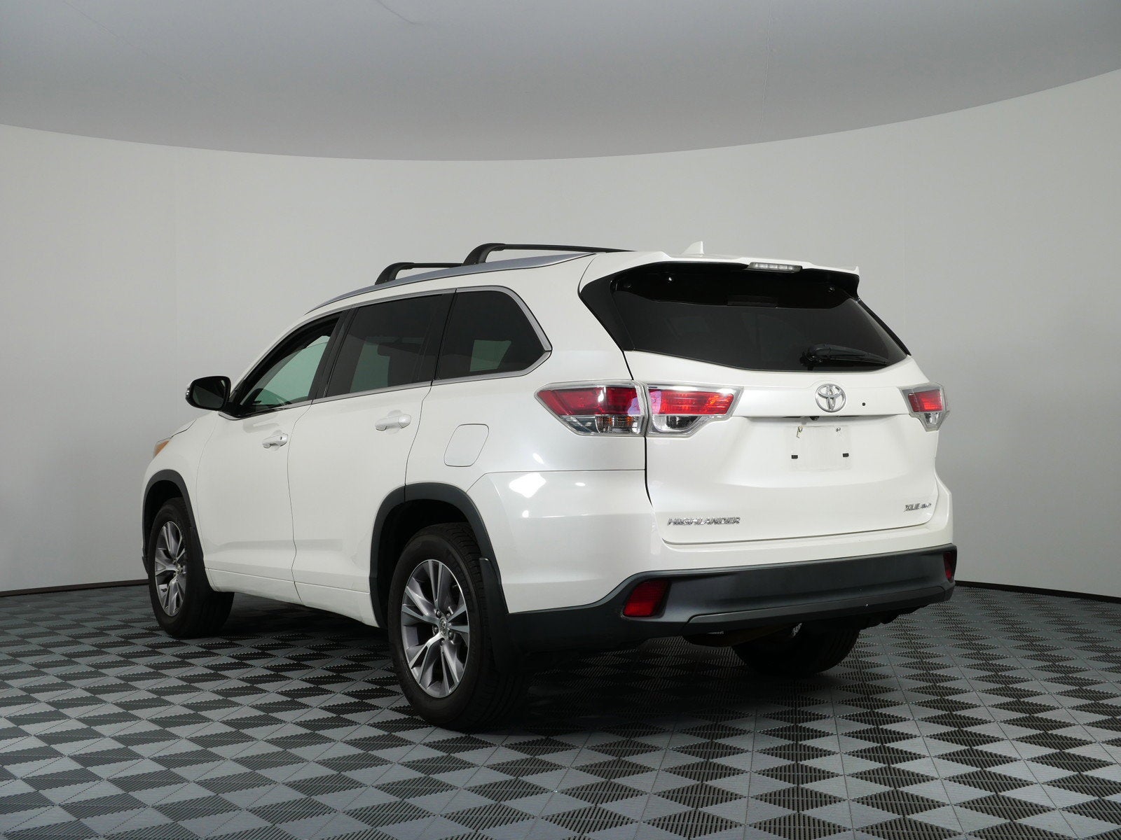 2015 Toyota Highlander XLE AWD *1-OWNER, CLEAN CARFAX!*
