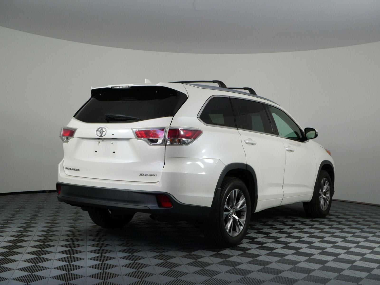 2015 Toyota Highlander XLE AWD *1-OWNER, CLEAN CARFAX!*