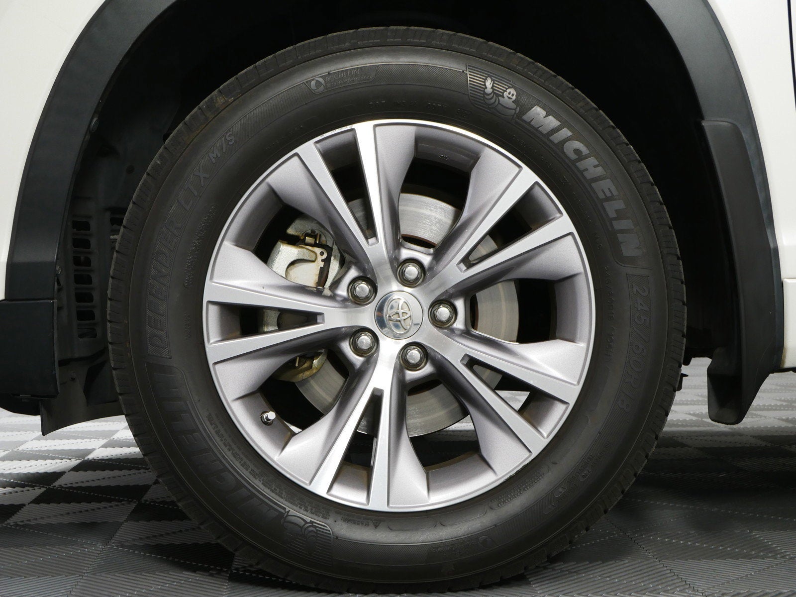 2015 Toyota Highlander XLE AWD *1-OWNER, CLEAN CARFAX!*