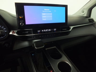 2025 Toyota Sienna XLE Hybrid *1-OWNER*