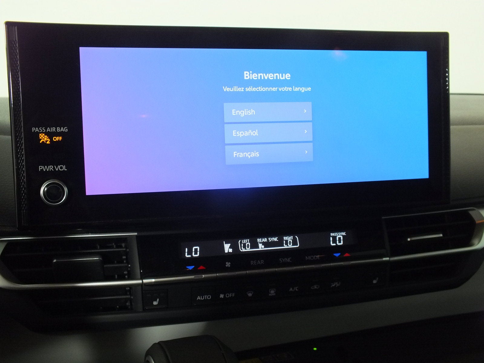 2025 Toyota Sienna XLE Hybrid *1-OWNER*