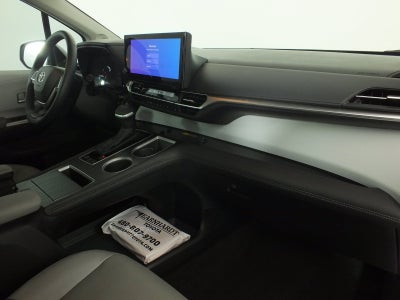 2025 Toyota Sienna XLE Hybrid *1-OWNER*
