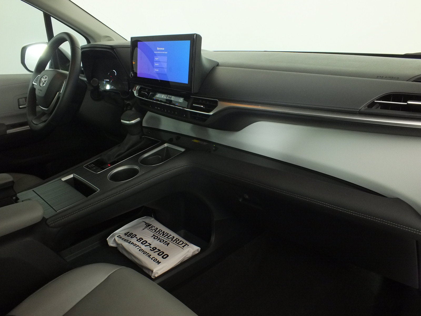 2025 Toyota Sienna XLE Hybrid *1-OWNER*
