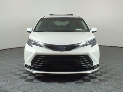 2025 Toyota Sienna XLE Hybrid *1-OWNER*