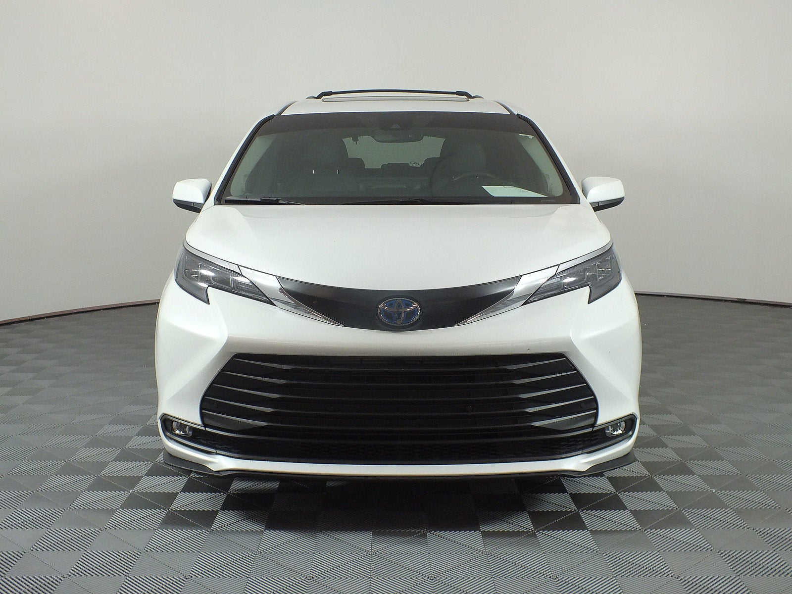 2025 Toyota Sienna XLE Hybrid *1-OWNER*