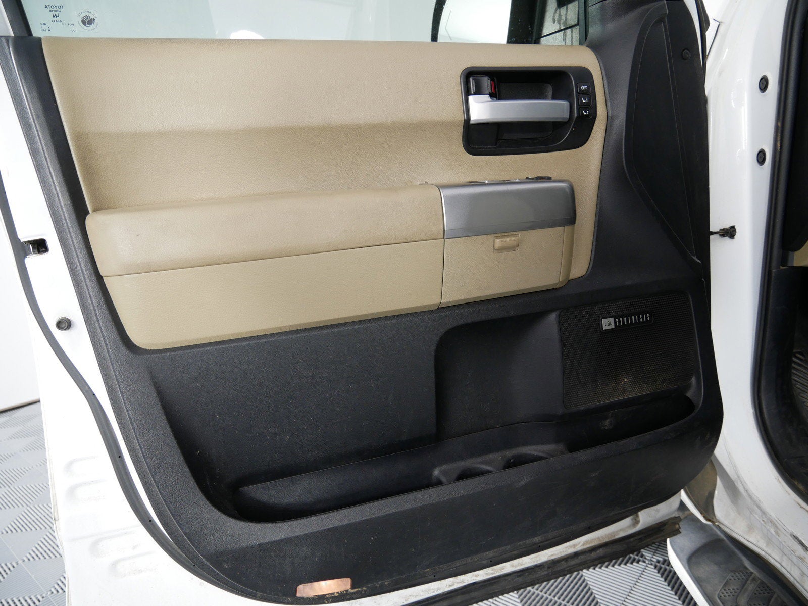 2018 Toyota Sequoia Limited 4WD *WELL MAINTAINED!*