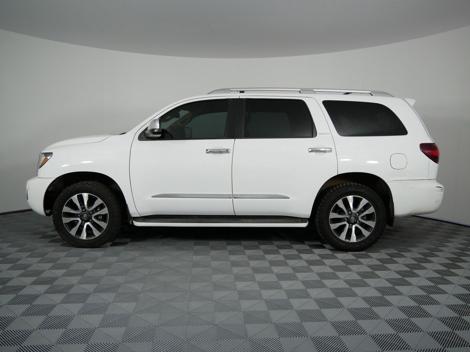 2018 Toyota Sequoia Limited 4WD *WELL MAINTAINED!*