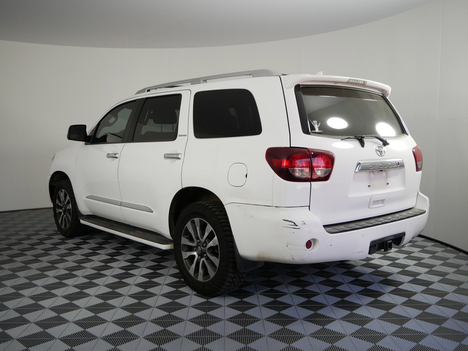 2018 Toyota Sequoia Limited 4WD *WELL MAINTAINED!*