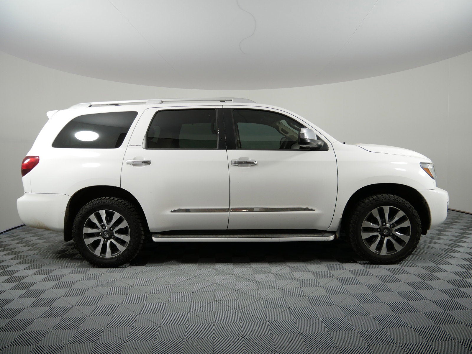 2018 Toyota Sequoia Limited 4WD *WELL MAINTAINED!*