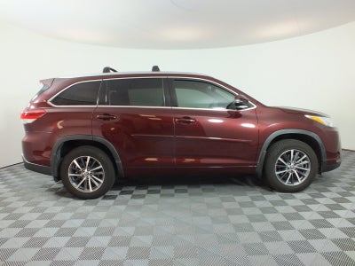 2017 Toyota Highlander XLE AWD *CLEAN CARFAX*