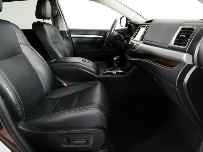 2017 Toyota Highlander XLE AWD *CLEAN CARFAX!*