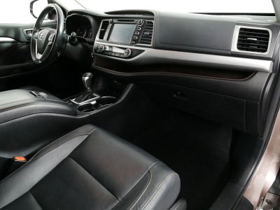 2017 Toyota Highlander XLE AWD *CLEAN CARFAX!*