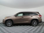 2017 Toyota Highlander XLE AWD *CLEAN CARFAX!*