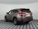2017 Toyota Highlander XLE AWD *CLEAN CARFAX!*