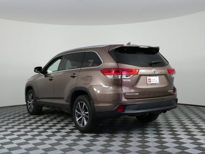 2017 Toyota Highlander XLE AWD *CLEAN CARFAX!*