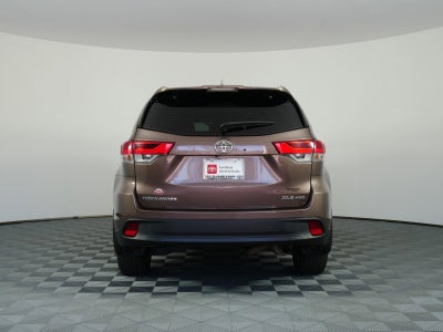 2017 Toyota Highlander XLE AWD *CLEAN CARFAX!*