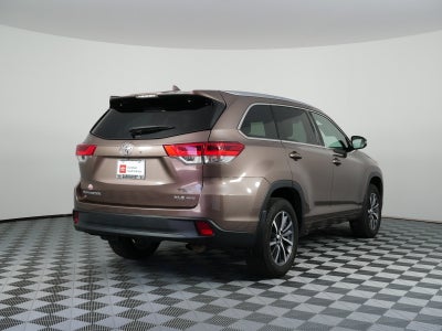 2017 Toyota Highlander XLE AWD *CLEAN CARFAX!*
