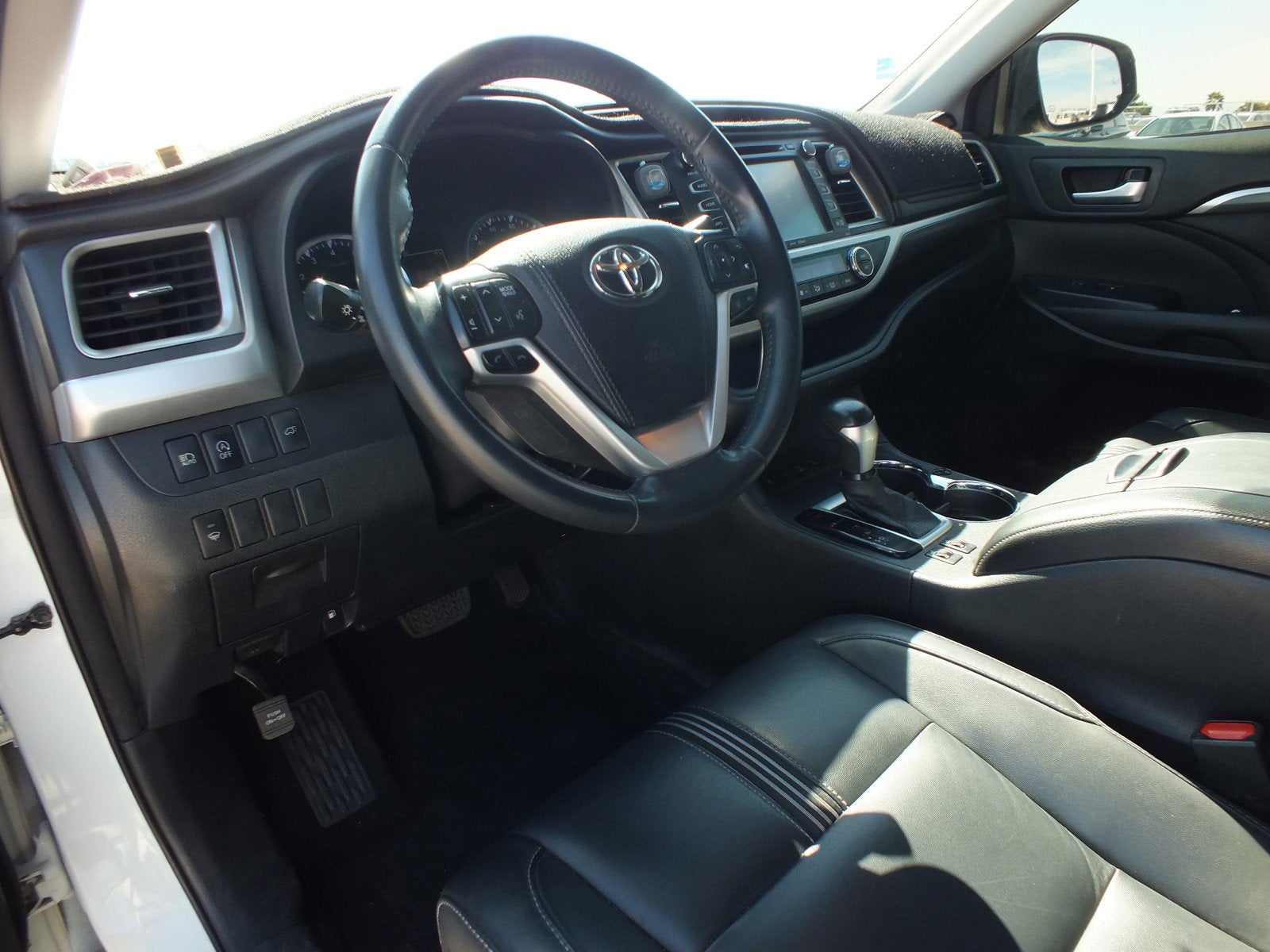 2017 Toyota Highlander SE AWD *ROOMY!*