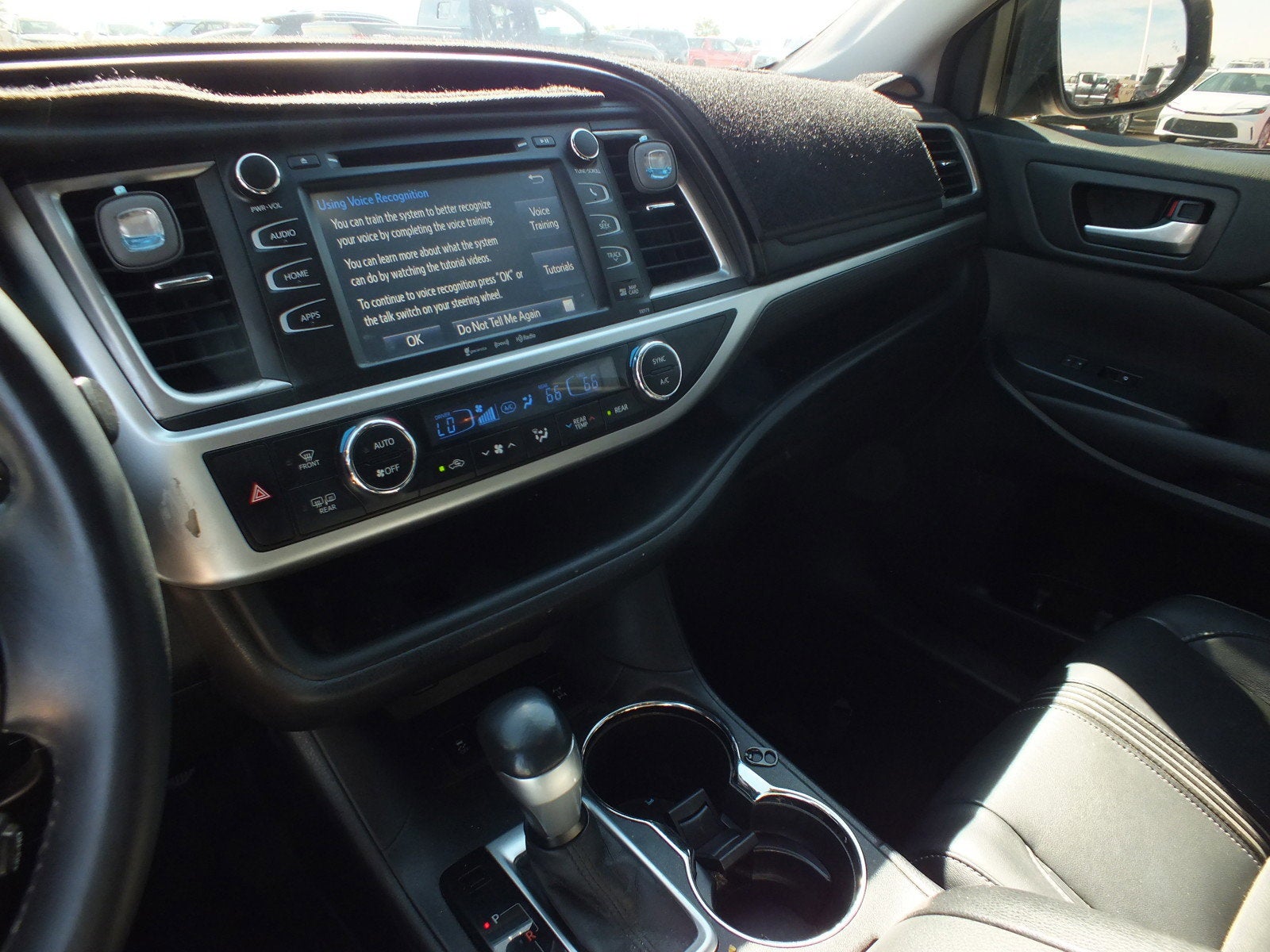 2017 Toyota Highlander SE AWD *ROOMY!*