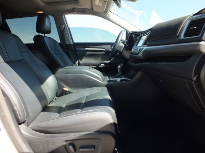 2017 Toyota Highlander SE AWD *ROOMY!*