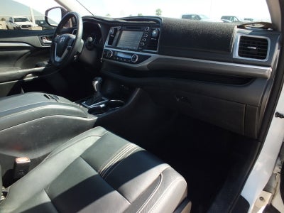 2017 Toyota Highlander SE AWD *ROOMY!*