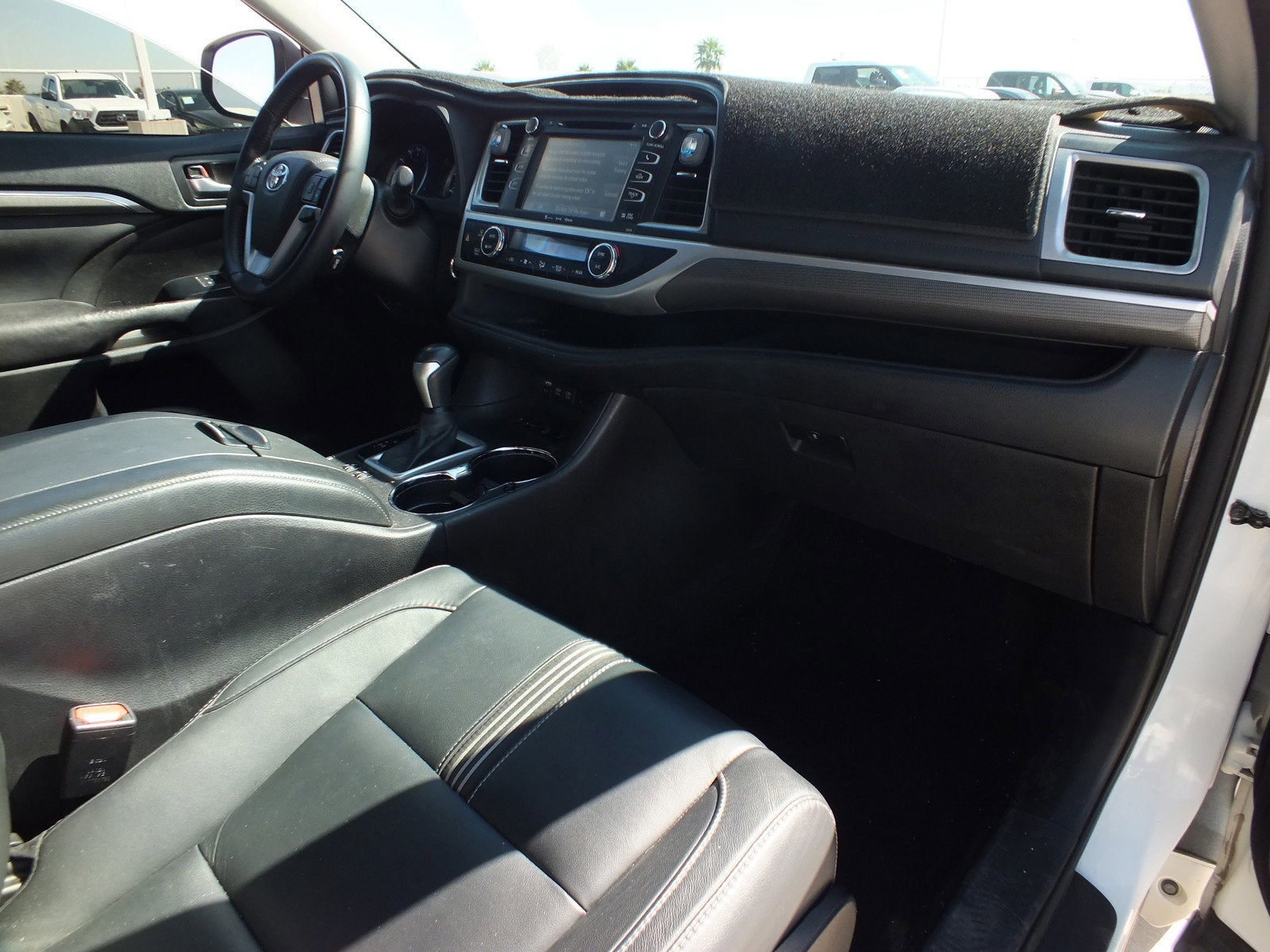 2017 Toyota Highlander SE AWD *ROOMY!*