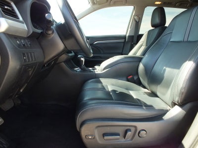 2017 Toyota Highlander SE AWD *ROOMY!*