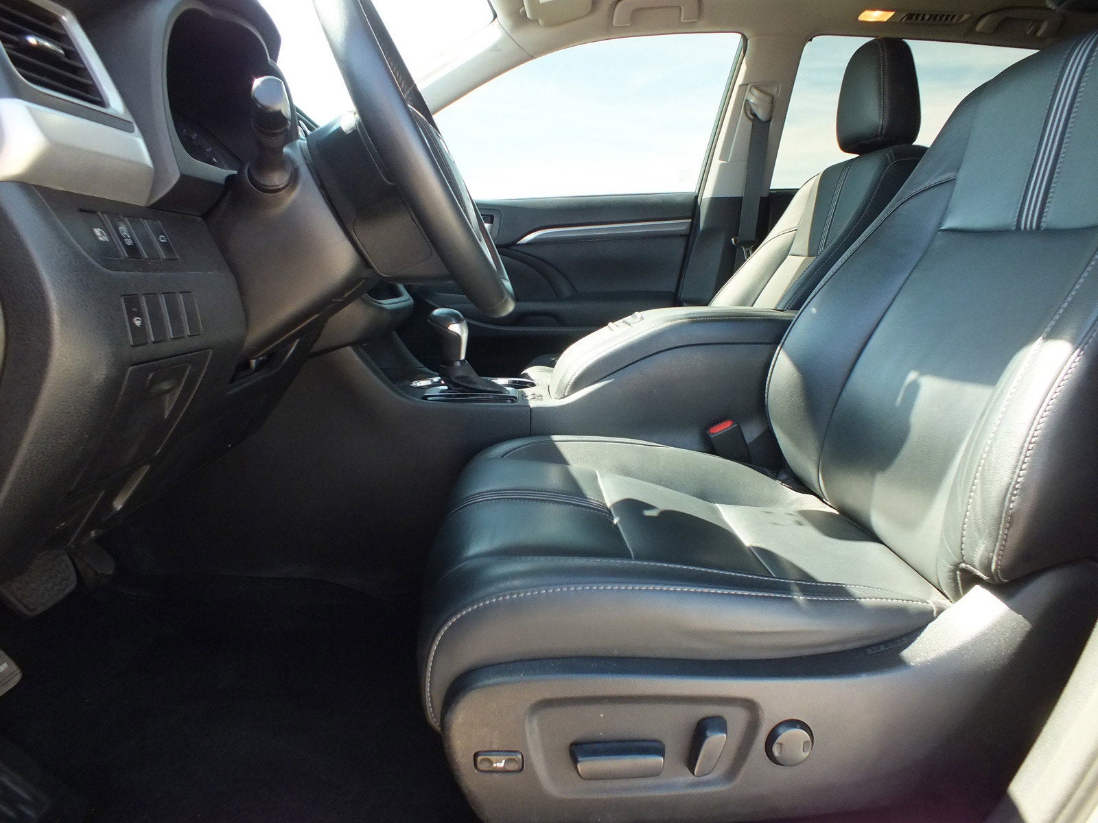 2017 Toyota Highlander SE AWD *ROOMY!*