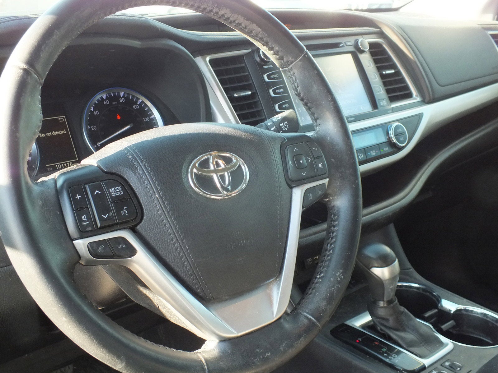 2019 Toyota Highlander XLE AWD *CLEAN CARFAX*