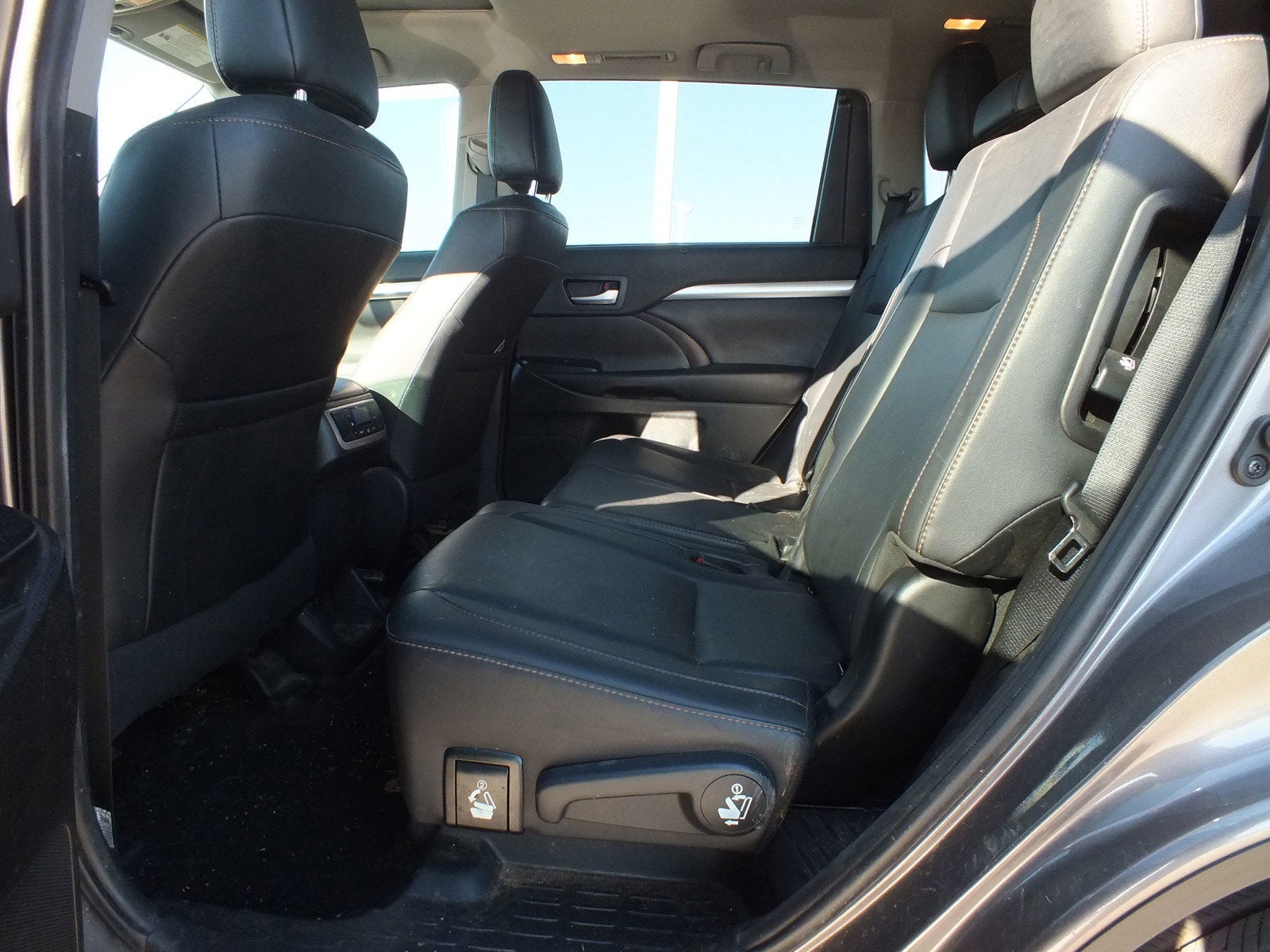 2019 Toyota Highlander XLE AWD *CLEAN CARFAX*