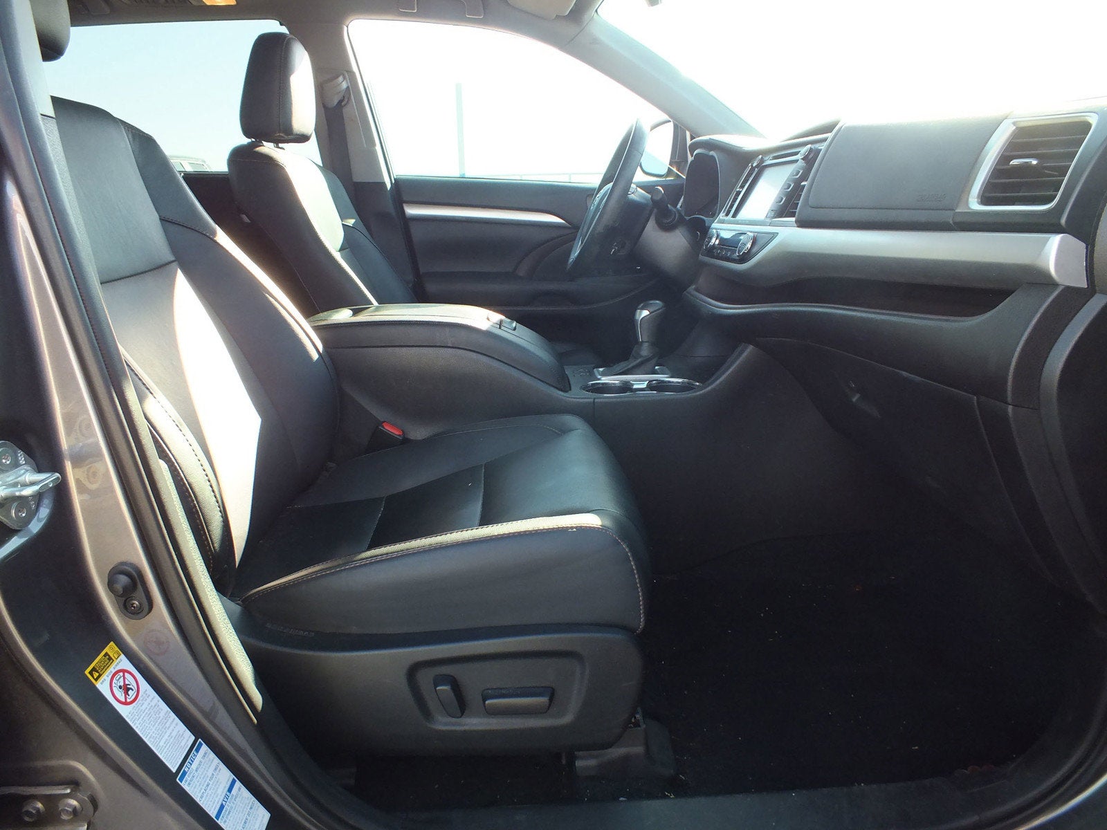 2019 Toyota Highlander XLE AWD *CLEAN CARFAX*