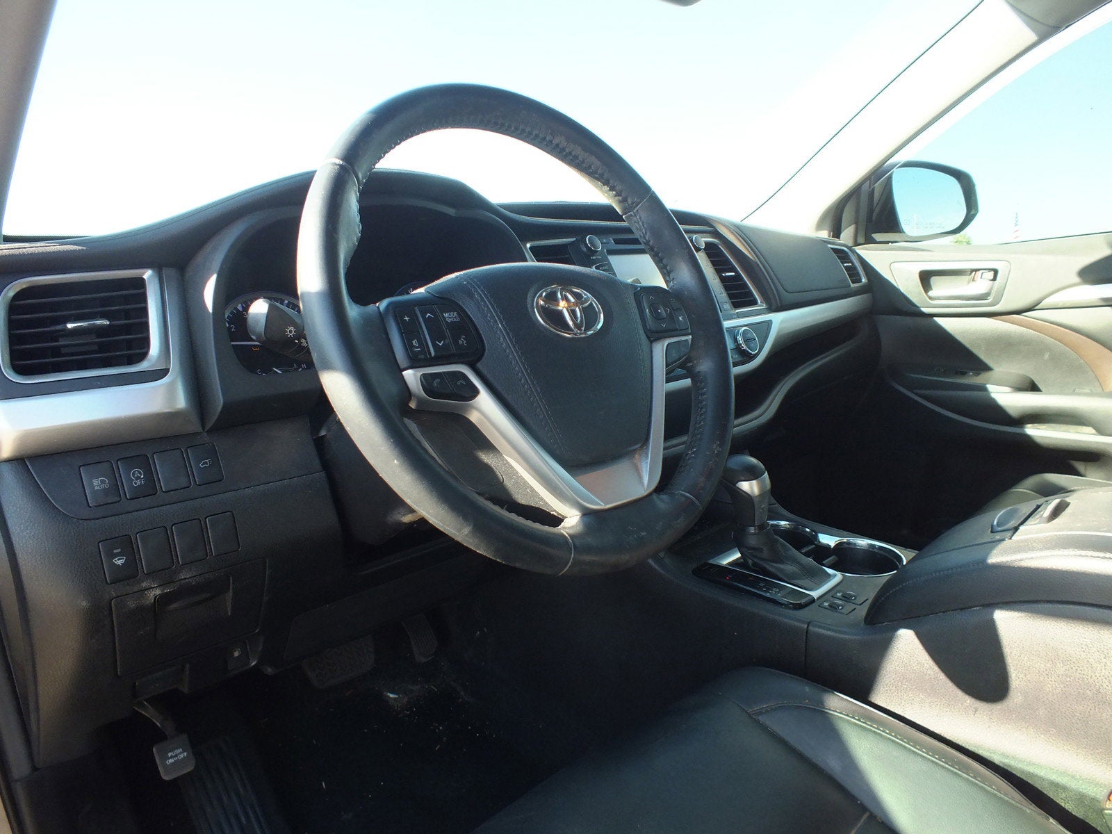 2019 Toyota Highlander XLE AWD *CLEAN CARFAX*