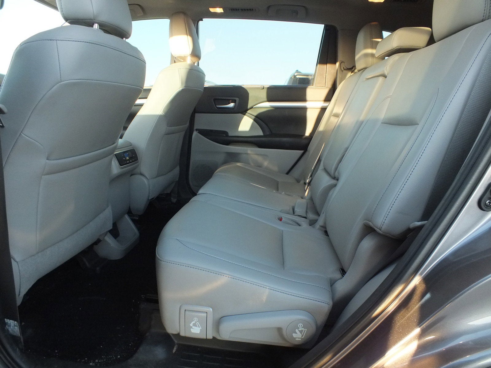 2019 Toyota Highlander XLE AWD *1-OWNER*