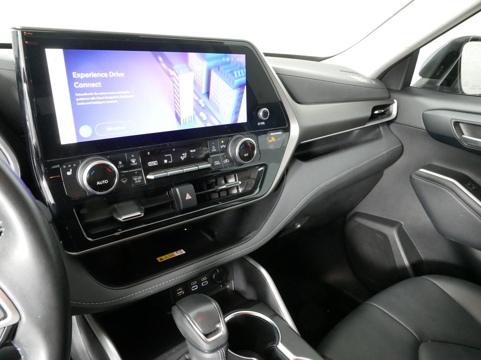 2023 Toyota Highlander XLE FWD *1 OWNER!*