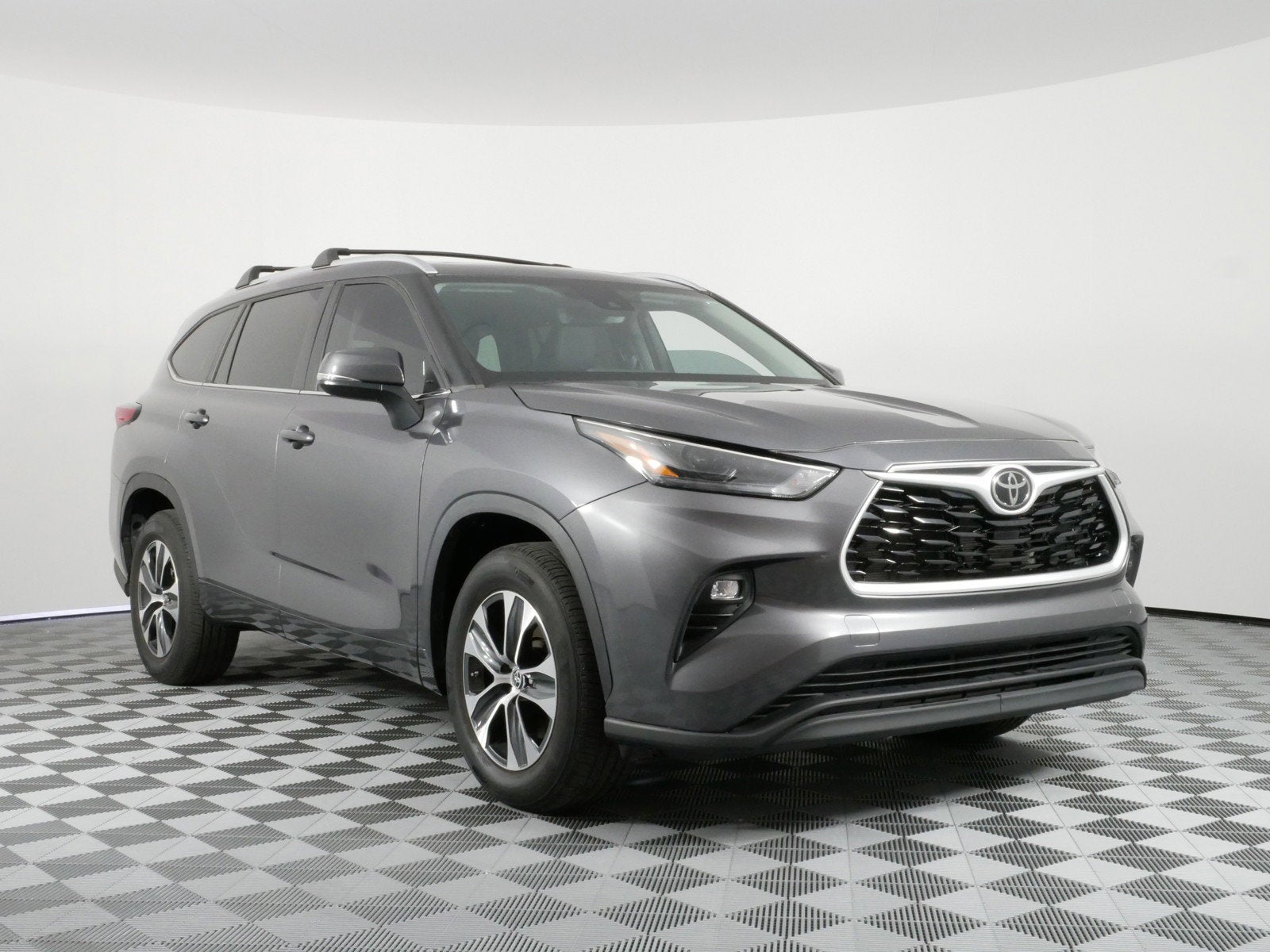 2023 Toyota Highlander XLE FWD *1 OWNER!*