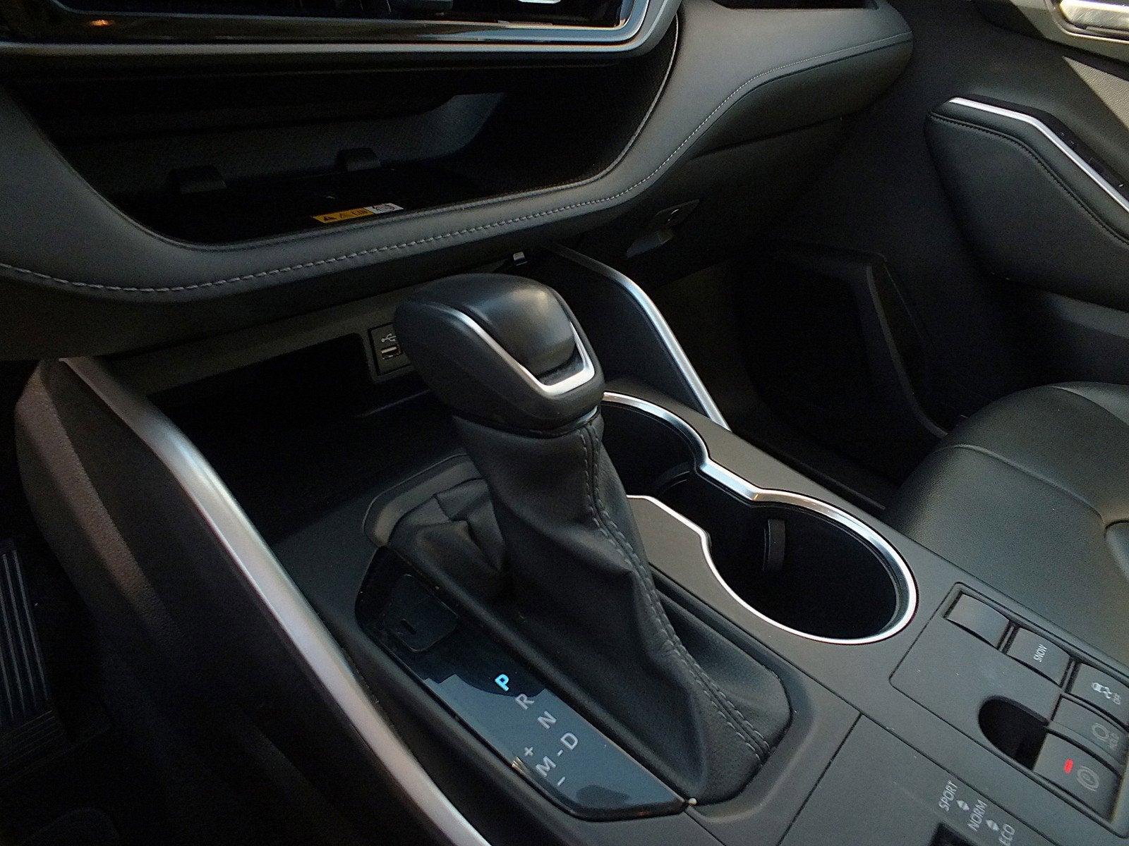 2024 Toyota Highlander XLE FWD *1-OWNER*