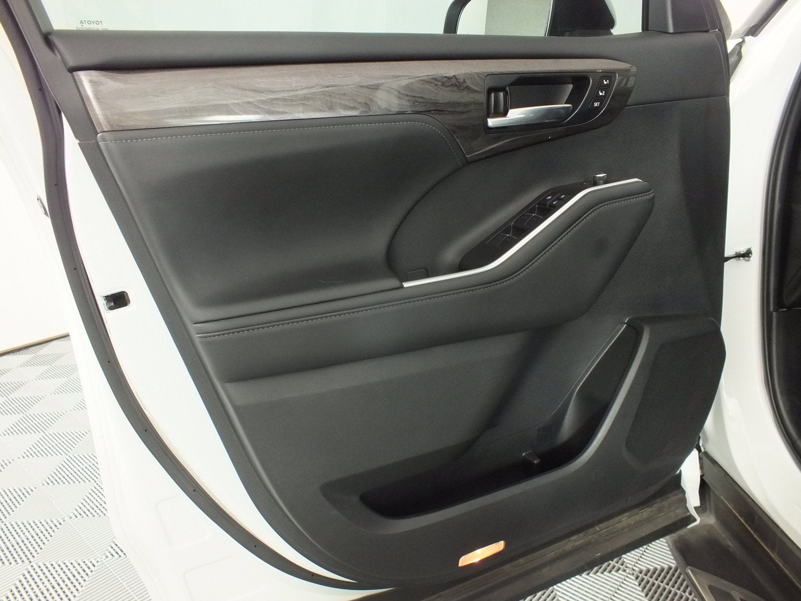 2024 Toyota Highlander Platinum *1-OWNER*