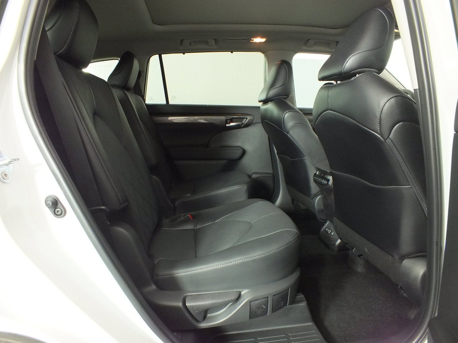 2024 Toyota Highlander Platinum *1-OWNER*