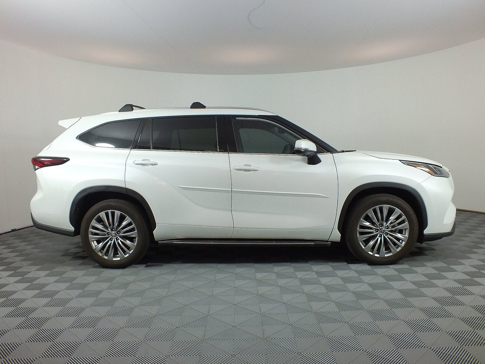 2024 Toyota Highlander Platinum *1-OWNER*
