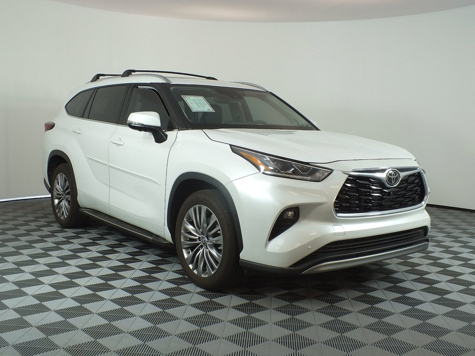 2024 Toyota Highlander Platinum *1-OWNER*