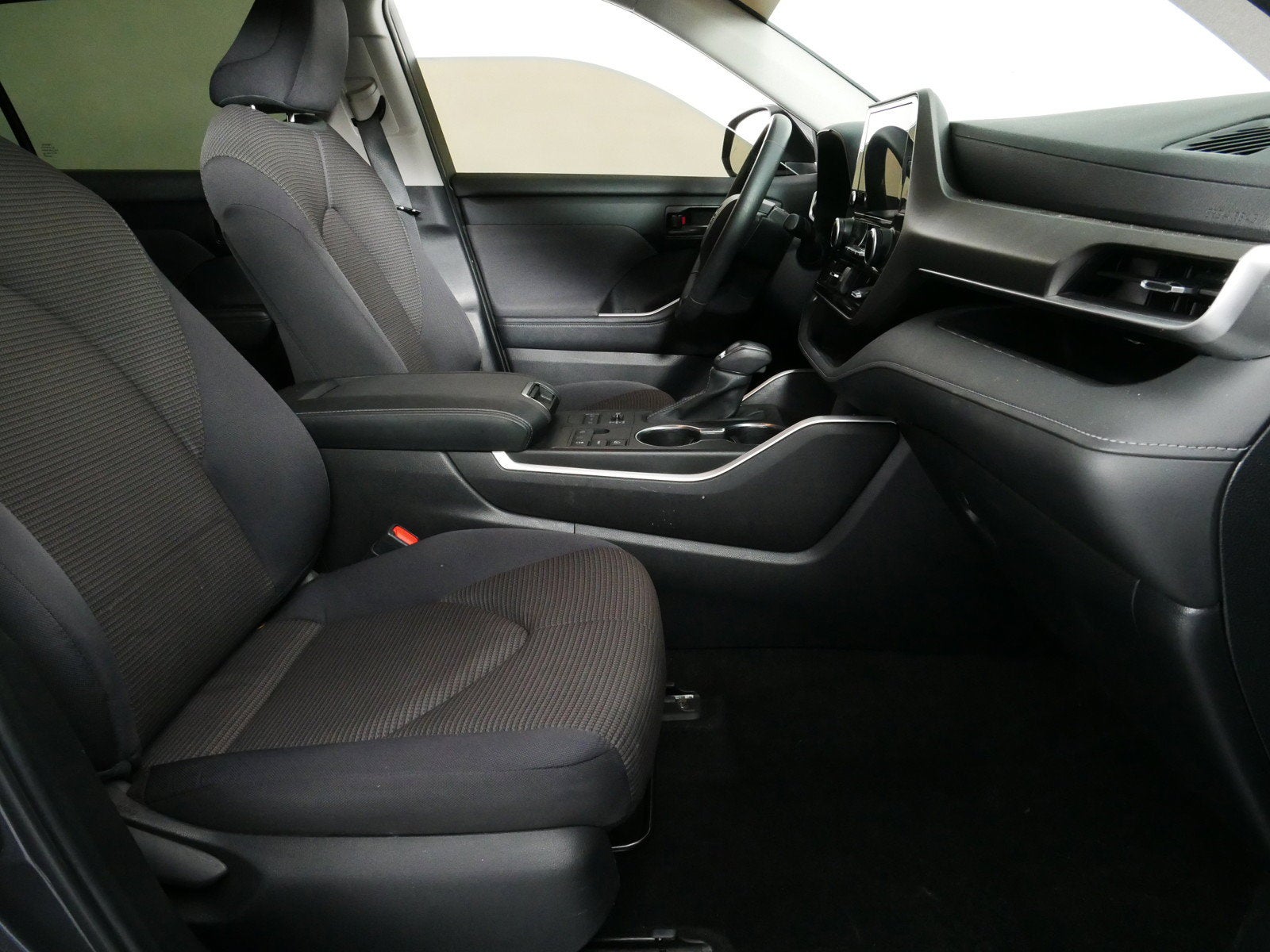 2024 Toyota Highlander LE AWD *CLEAN CARFAX*