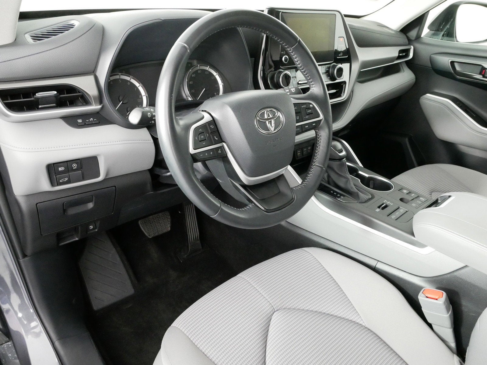 2025 Toyota Highlander LE AWD *CLEAN CARFAX, 1 OWNER!*