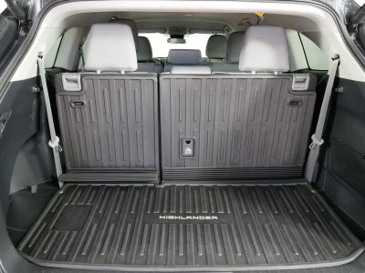 2025 Toyota Highlander LE AWD *CLEAN CARFAX, 1 OWNER!*