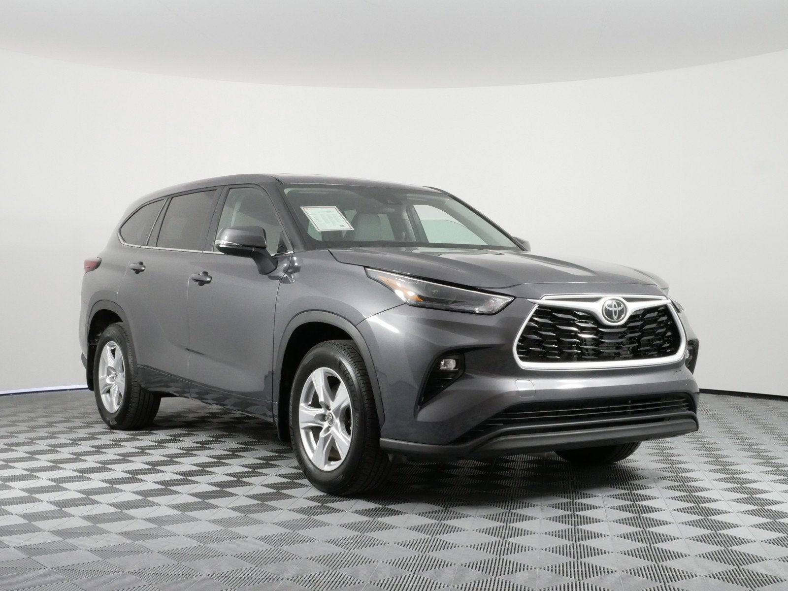 2025 Toyota Highlander LE AWD *CLEAN CARFAX, 1 OWNER!*