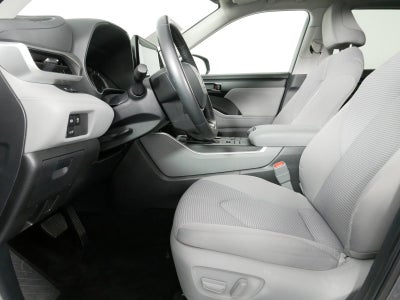 2025 Toyota Highlander LE AWD *CLEAN CARFAX, 1 OWNER!*