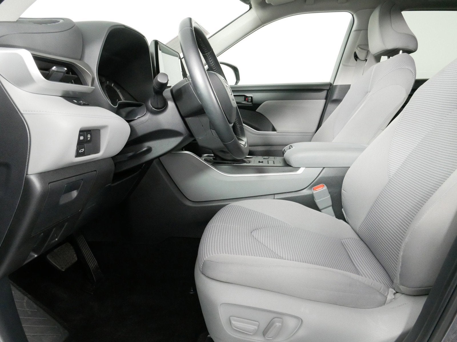 2025 Toyota Highlander LE AWD *CLEAN CARFAX, 1 OWNER!*